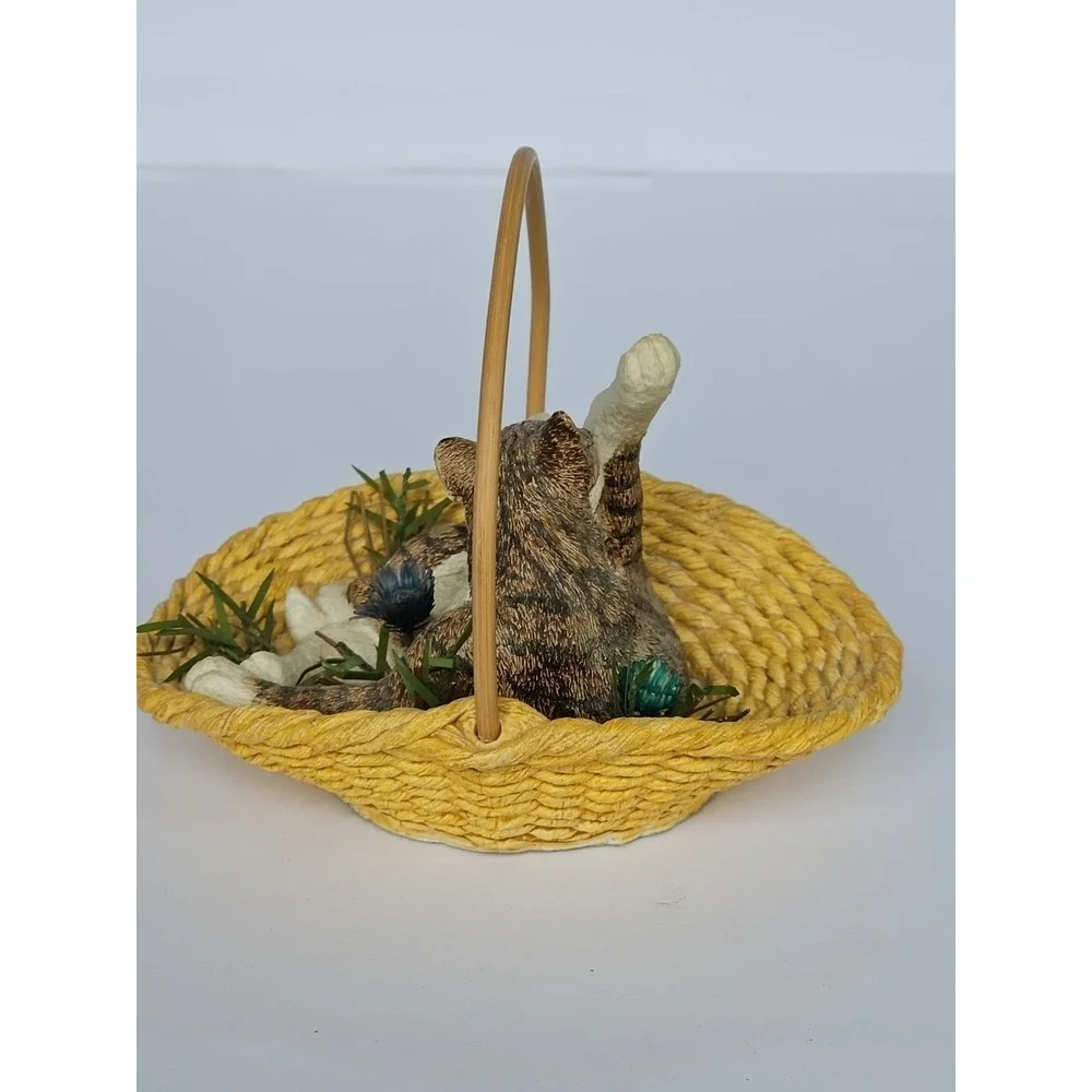 Purrfect Pet Cat Figurine Realistic Marty Sculpture The‎ Primping Place - M1023